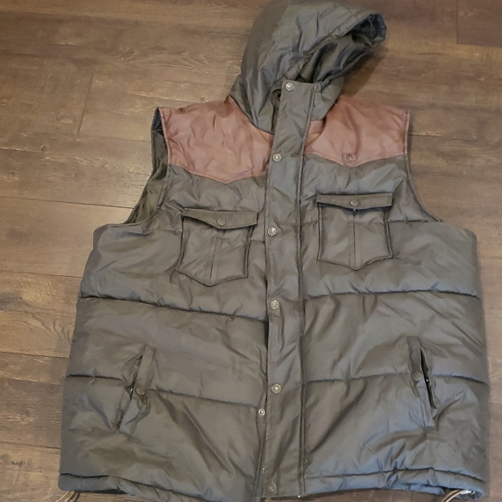 Mens 4x hooded vest